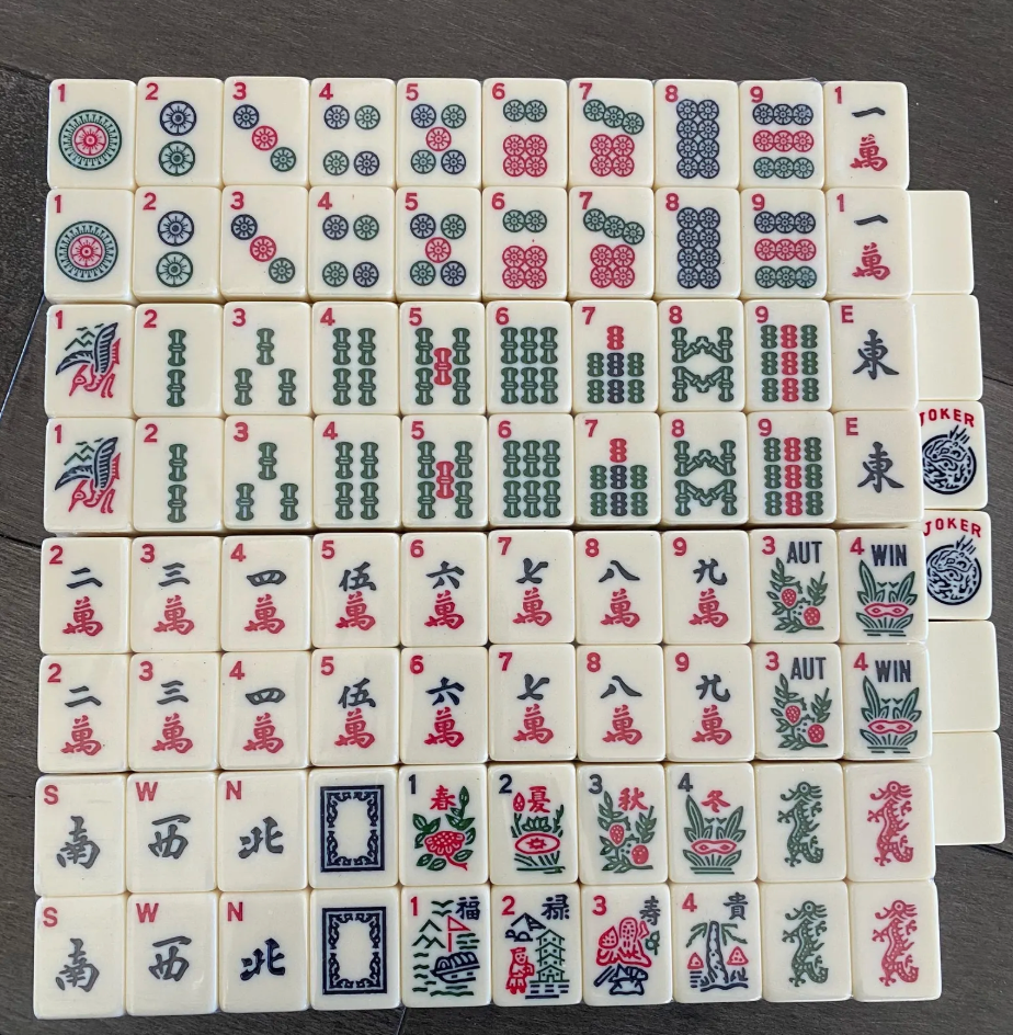Custom Neutral Clover Mahjong Tiles – Modern Acrylic Set of 166 tiles